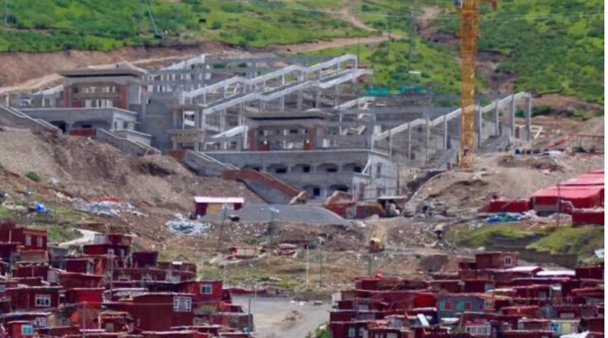 Chinese Authorities Forcefully Expel 1,000 Monks and Nuns From Larung Gar.