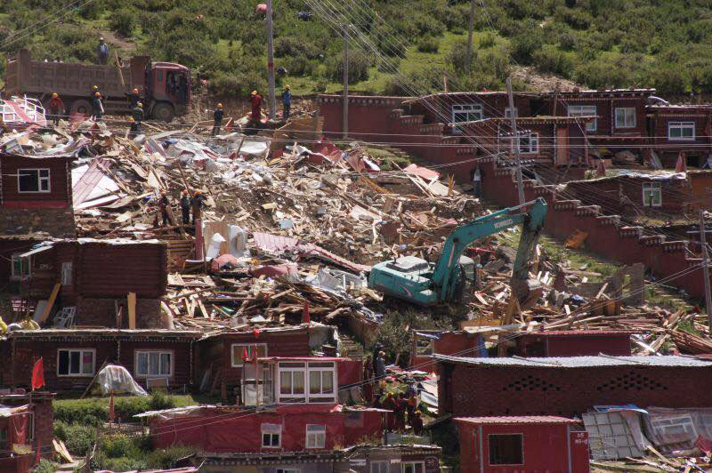 Over 1,000 Monastic Quarters Facing Demolition at Larung Gar in Serta, Tibet